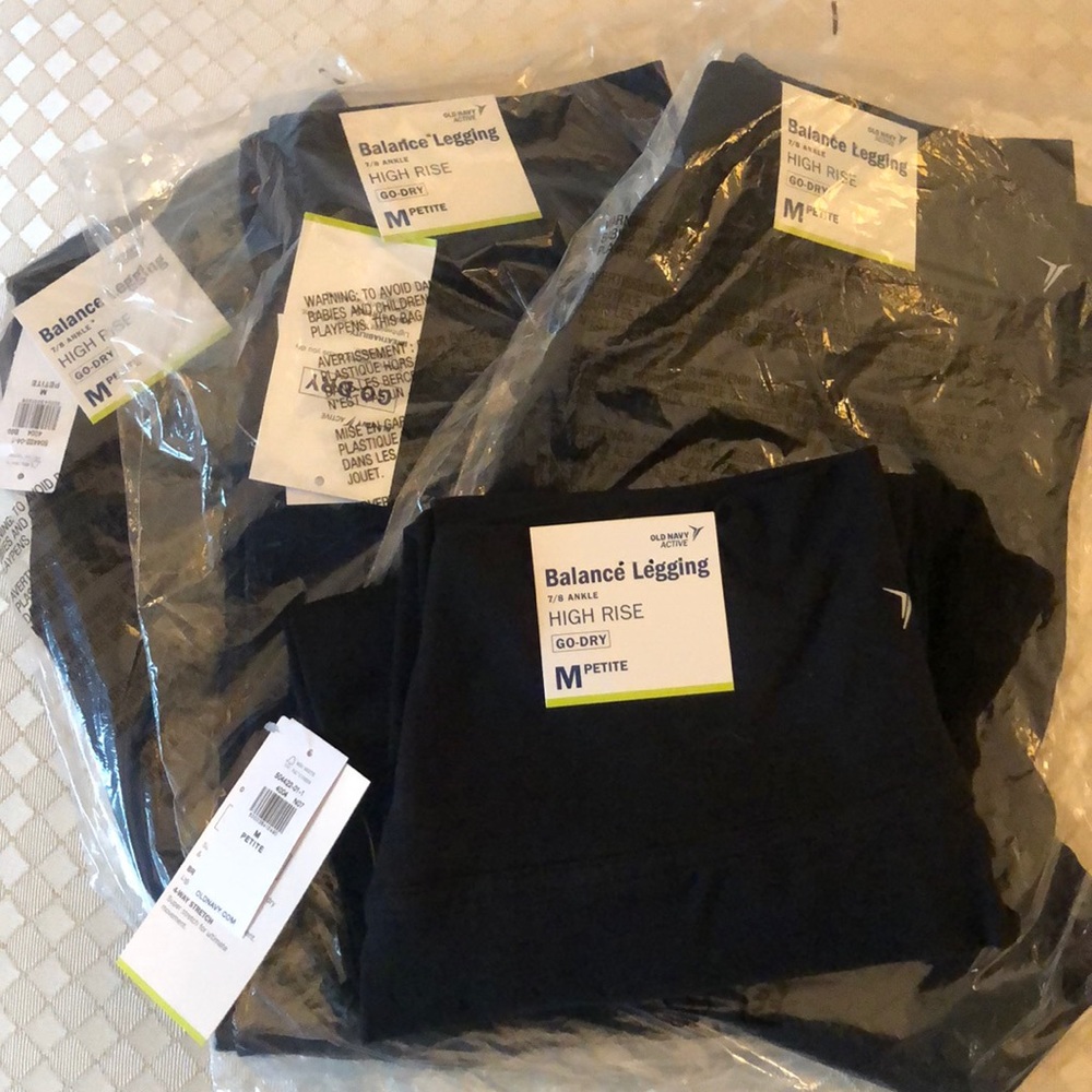 4 Pair Old Navy - Petite M - 7/8 High Rise